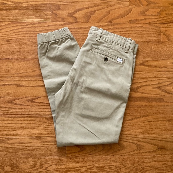 Levi’s Pants - Picture 2 of 4
